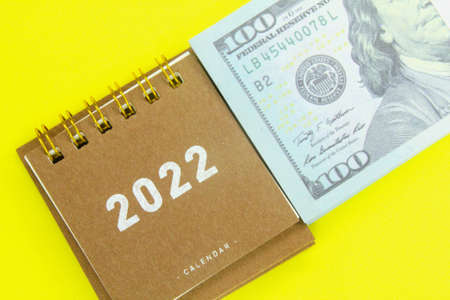 the concept of the 2022 calendar and money