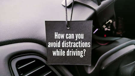 tag paper with the question How can you avoid distractions while driving?の写真素材