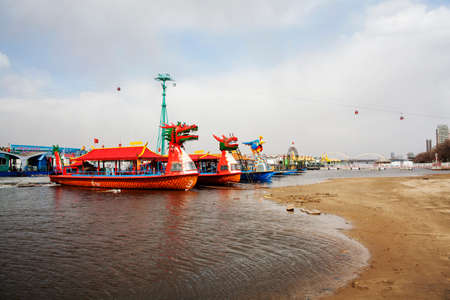Dragon boat at Songhua Riverのeditorial素材