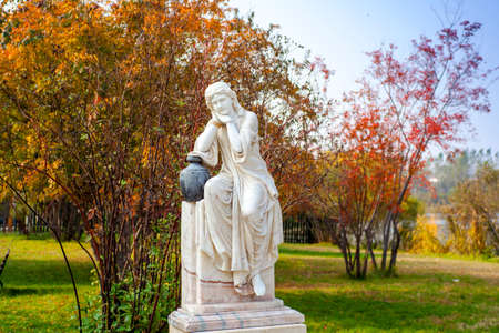 Volga manor autumn landscape sculptureのeditorial素材