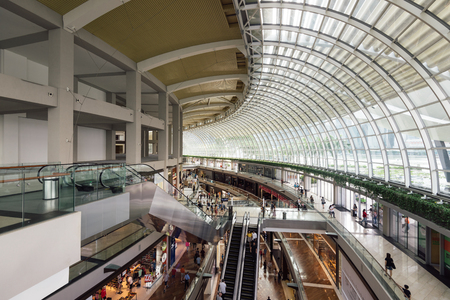 SINGAPORE - February 26, 2017: General view of the  Marina Bay Sands Shopping Mall Singapore. It is one of Singapore's largest luxury shopping malls and it`s a major tourist atraction.のeditorial素材