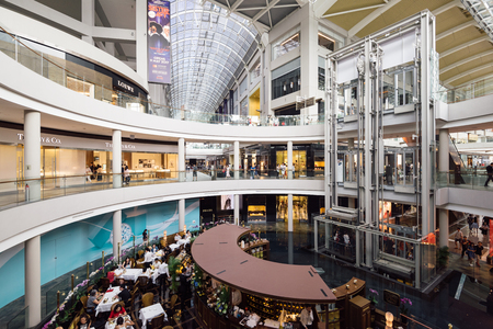 SINGAPORE - February 26, 2017: General view of the  Marina Bay Sands Shopping Mall Singapore. It is one of Singapore's largest luxury shopping malls and it`s a major tourist atraction.のeditorial素材