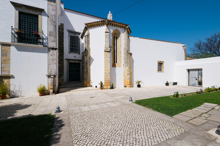 Courtyard in the Se Cathedral (Cathedral of Faro) in the Old Town , Faro, Algarve, Portugal.の写真素材