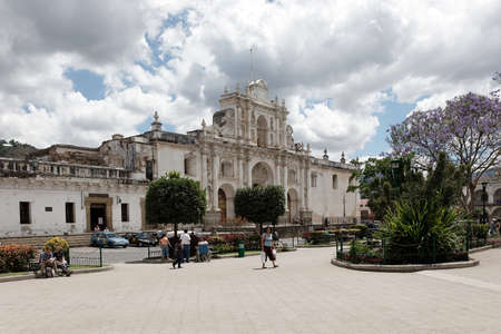 Antigua, Guatemala 03-01-2008 The Antigua Guatemala Cathedral, a restored colonial building in the center of Antigua.のeditorial素材