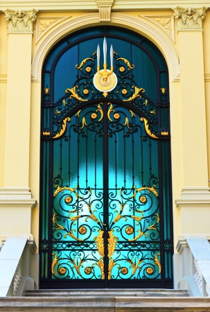 Grand arch door of The Chakri Maha Prasat Throne Hall, Bangkok, Thailand の写真素材