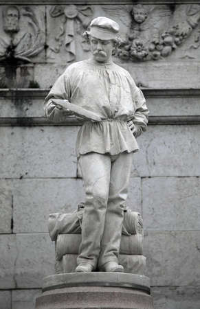 big Statue of Worker in SCHIO city called THE MAN WEAVER or tessitore in italian language in black and whiteのeditorial素材
