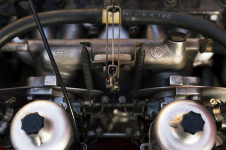 details of an engine of an old style car.
の写真素材
