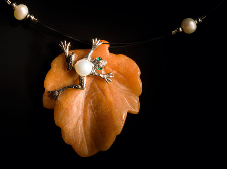 Necklace with semi-precious stones and pearls XXL, light painting, full frame camera macro shotの写真素材
