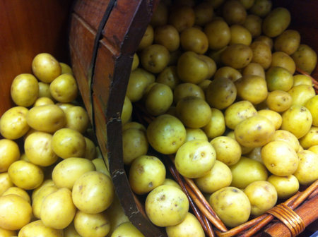A barrel of washed potatoesの素材