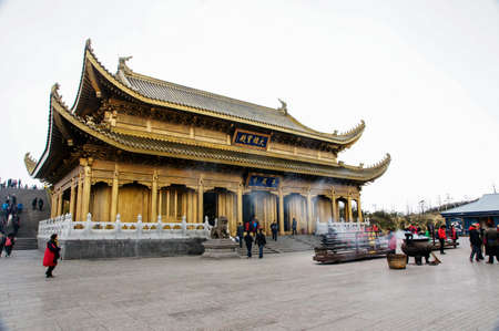 Emei mountain in Sichuan, China's golden domeのeditorial素材