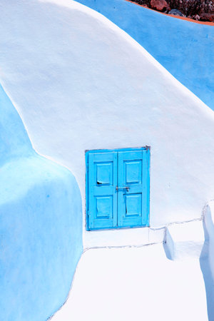 Detail of the typical blue and white house in Oia, Santorini island, Greece.のeditorial素材