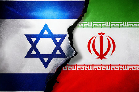 Israel and Iran face off in a conflict that intensifies with attacks launched from Tel Aviv and Herzliya, generating regional and international concernの写真素材