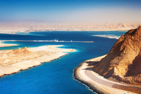 Iran Threatens to Close Strait of Hormuz: Global Crisis Looms. Iran considers closing Strait of Hormuz, impacting global trade. War in the Middle East. Iran. Israel. USA. 2025の写真素材