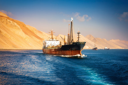 Iran Threatens to Close Strait of Hormuz: Global Crisis Looms. Iran considers closing Strait of Hormuz, impacting global trade. War in the Middle East. Iran. Israel. USA. 2025の写真素材