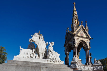 The Albert Memorial and Europe sculpture group in Kensington Gardens, London, Englandの写真素材