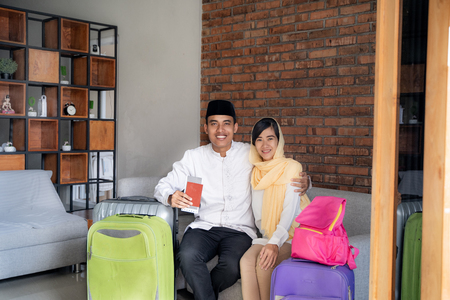 muslim couple travelling concept at homeの写真素材