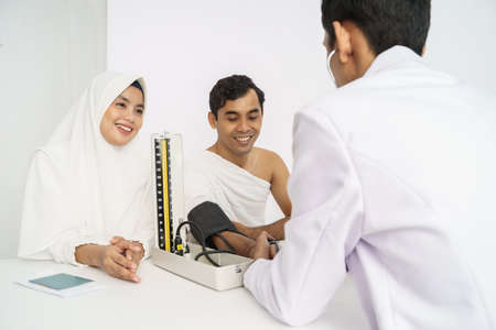 muslim medical checkup before hajj or umrahの写真素材