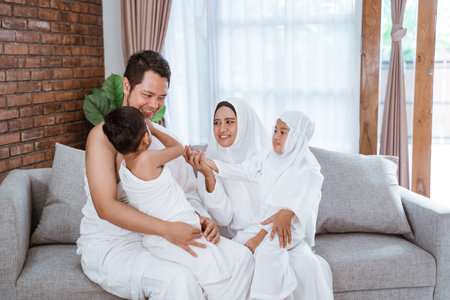 beautiful muslim family hajj