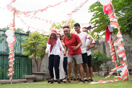 many people participants in the traditional bakiak race