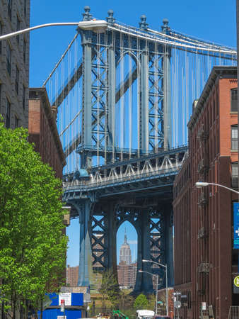 Manhattan Bridge See Through - Empire Stateのeditorial素材