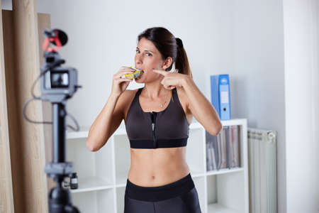 fit influencer talking about oat barの写真素材