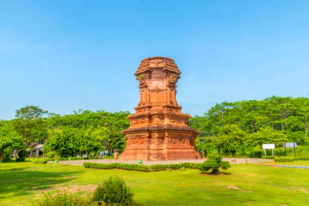 Ancient pagoda at Wat Mahathat, Ayutthaya, Thailandの写真素材