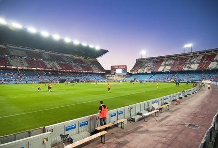 MADRID, SPAIN-SEPTEMBER 15: Vicente Calderon soccer stadium during a soccer game Atlético Madrid vs. Celtic on September 15, 2011 in Madrid, Spain. Atlético Madrid won 2-0.のeditorial素材