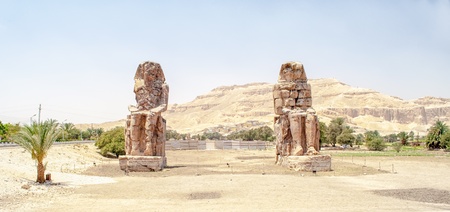 Colossi memnon in the theban necropolis in Luxorの写真素材