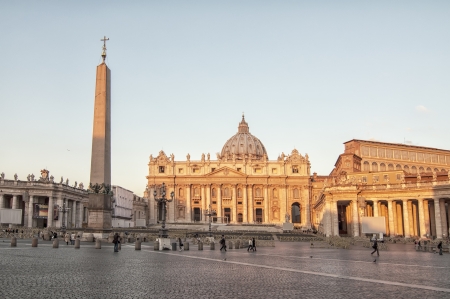 ROME, ITALY-OCTOBER 17: unidentified tourists walking next to the Source of St. Peter's Square on October 17, 2011 in Rome, Italy.Saint Peter's Square is among most popular pilgrimage sites for Roman Catholics.のeditorial素材