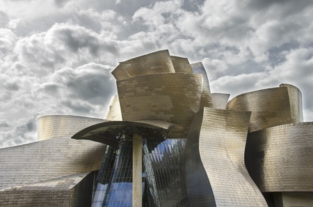 BILBAO, SPAIN - OCTOBER 13: The Guggenheim Museum in Bilbao on october 13,2012 in Bilbao,Spain. The Guggenheim is a museum of modern and contemporary art designed by Canadian-American architect Frank Gehry. のeditorial素材