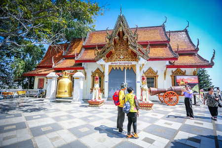 tourist at temple  Chiang Mai, Thailandのeditorial素材