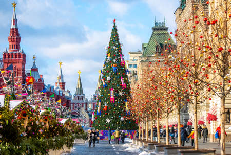 February 5, 2020 Moscow, Russia, New Year tree on Red Square in Moscow on a clear frosty day.のeditorial素材