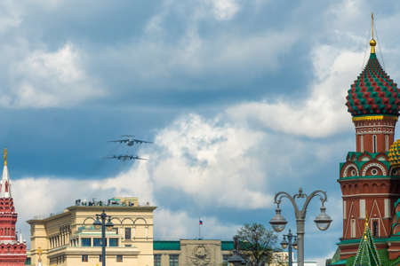 May 7, 2021, Moscow, Russia. An IL-78 tanker plane and a Tu-95MS strategic bomber over Red Square in Moscow.のeditorial素材