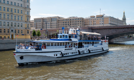 June 18, 2023. Moscow, Russia. A pleasure boat on the Moscow River on a hot summer day.のeditorial素材