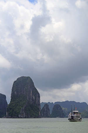 Ha long bay on the north of Vietnamのeditorial素材