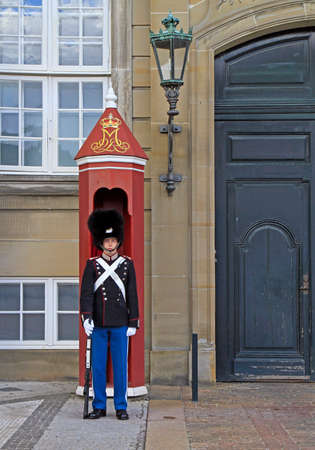 Royal Guard in Amalienborg Castle, Copenhagenのeditorial素材