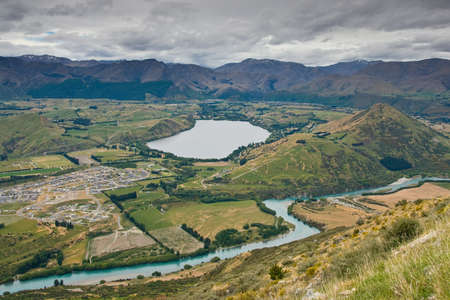 View towards Lake Hayes near Queenstown in New Zealandの写真素材