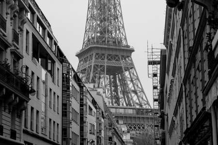 Paris street scene with Eiffel Tower in the backgroundの写真素材