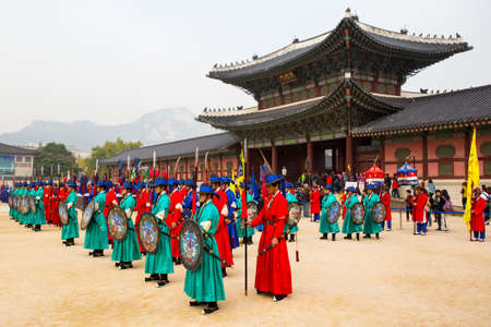 Changing of the Guard at Gyeongbokgung Palaceのeditorial素材