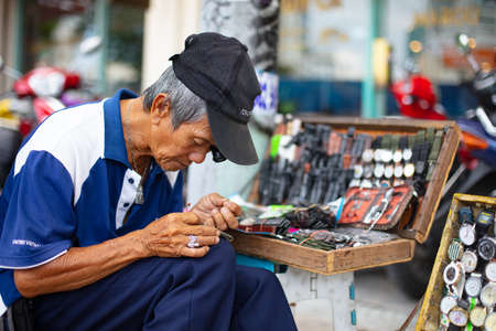 Vietnam Watch Repair