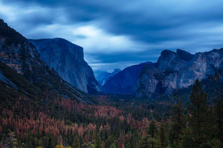 Yosemite Valley from Tunnel View in USAの写真素材