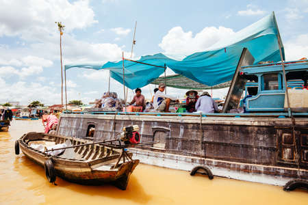 People Working and Traveling By Boat in Vietnamのeditorial素材