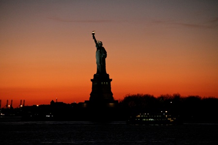 Sunset, statue os libertyの写真素材