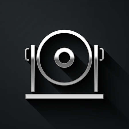 Silver Gong musical percussion instrument circular metal disc icon isolated on black background. Long shadow style. Vectorのイラスト素材
