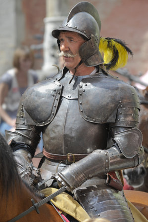 ROTHENBURG OB DER TAUBER, GERMANY - JUNE 12: performer dressed in historical armor as knight while the annual medieval parade -Meistertrunk- at June 12, 2011 in Rothenburg ob der Tauber, Germanyのeditorial素材