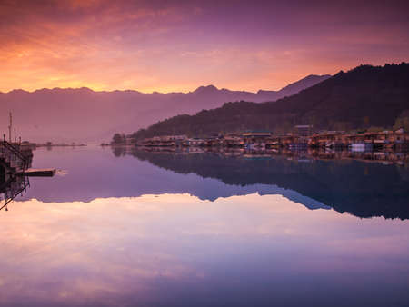 Dal lake, Kashmir, Indiaの写真素材