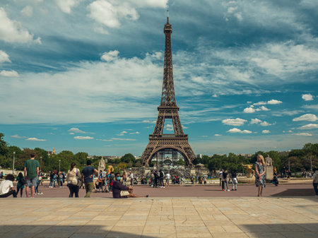 Paris, France, May 2021. Dancing Argentine couples tango on the Tracadero square in the background the Eiffel Tower symbol of Paris, the city of loveのeditorial素材
