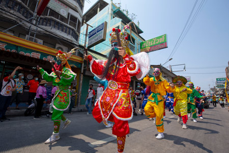 CHONBURI, THAILAND-APRIL 13,2022 : Beautiful parade Songkran Festival at Thailand. Foreign tourists and Thai people enjoy splashing water together with celebration carnival. Safe life no coronavirus.のeditorial素材