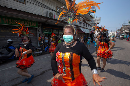 CHONBURI, THAILAND-APRIL 13,2022 : Beautiful parade Songkran Festival at Thailand. Foreign tourists and Thai people enjoy splashing water together with celebration carnival. Safe life, no coronavirus.のeditorial素材