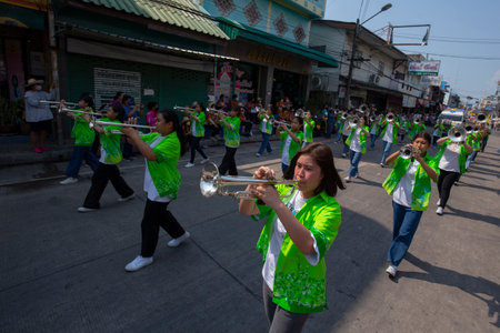 CHONBURI, THAILAND-APRIL 13,2022 : Beautiful parade Songkran Festival at Thailand. Foreign tourists and Thai people enjoy splashing water together with celebration carnival. Safe life, no coronavirus.のeditorial素材